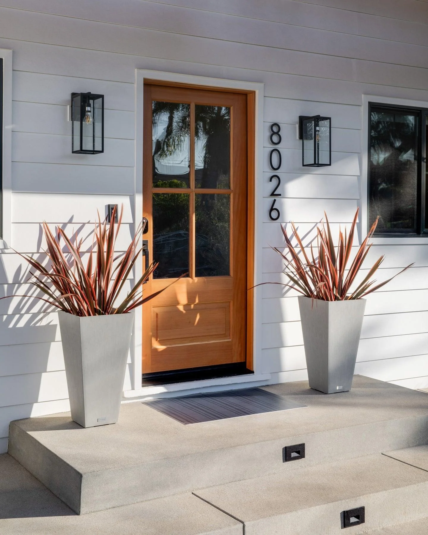 Modern Rectangular Planter - Image 3